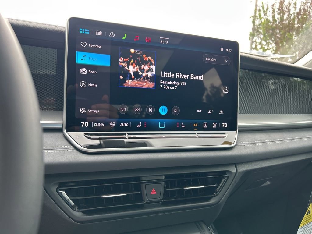 New 2026 Volkswagen Tiguan SE FWD image 32