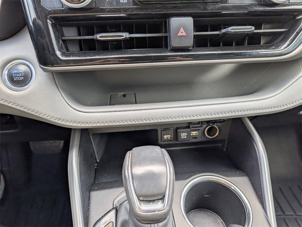 Used 2021 Toyota Highlander XLE image 16