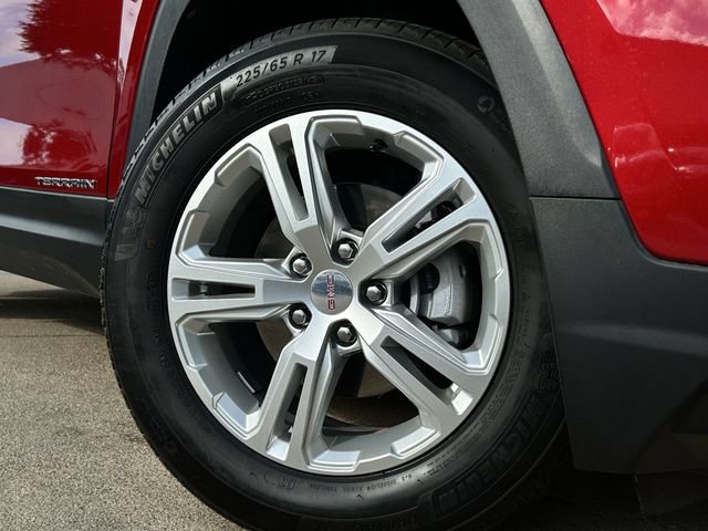 Used 2024 GMC Terrain SLE FWD image 10