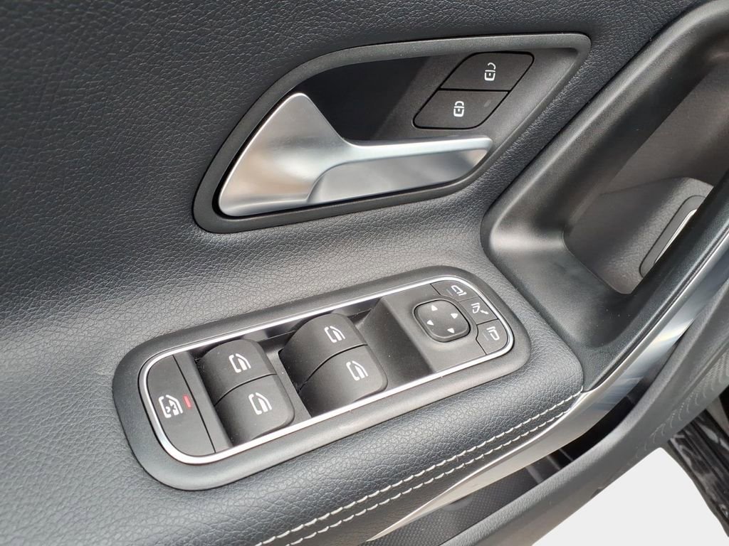 Used 2025 Mercedes-Benz CLA 250 image 19