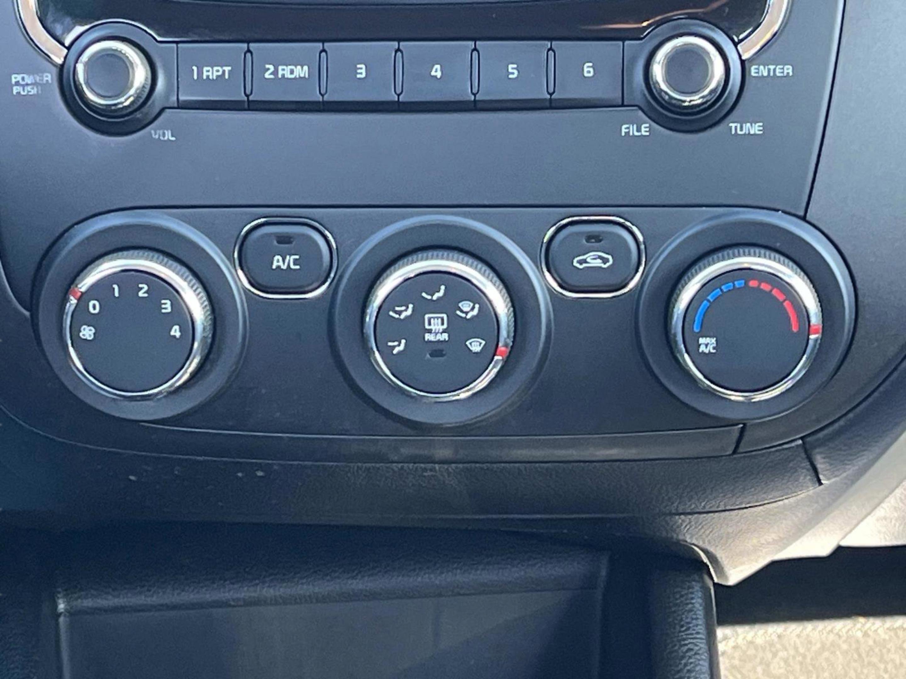 Used 2018 Kia Forte LX image 12