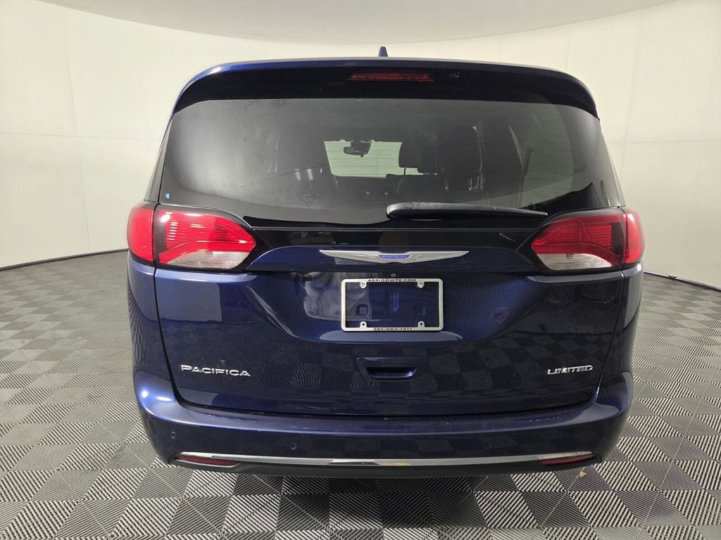 Certified 2018 Chrysler Pacifica Limited w/ Advanced Safetytec Group image 6