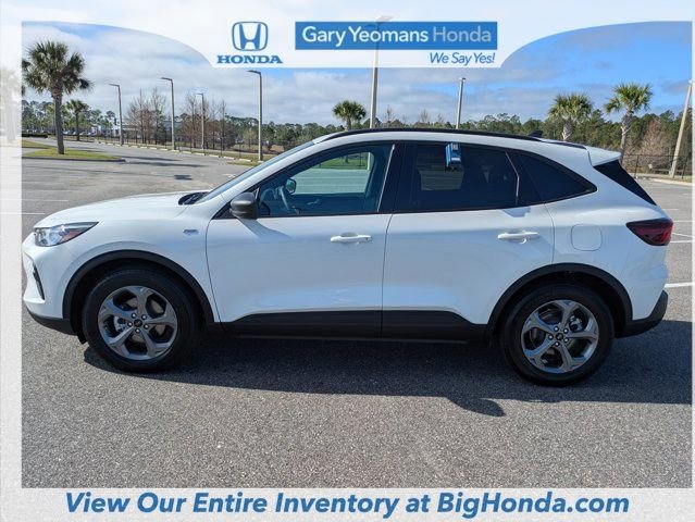 Used 2025 Ford Escape ST-Line w/ Equipment Group 301A image 9