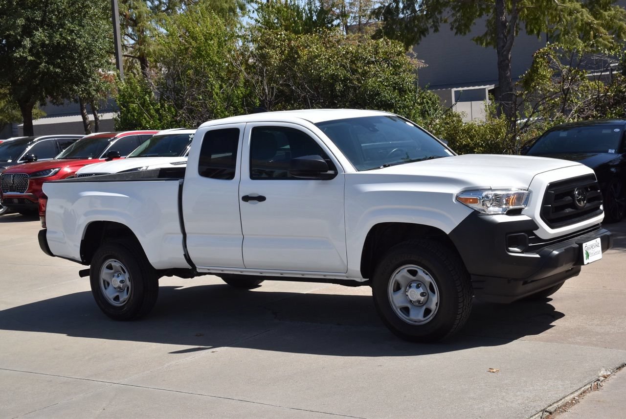 Used 2023 Toyota Tacoma SR RWD image 5