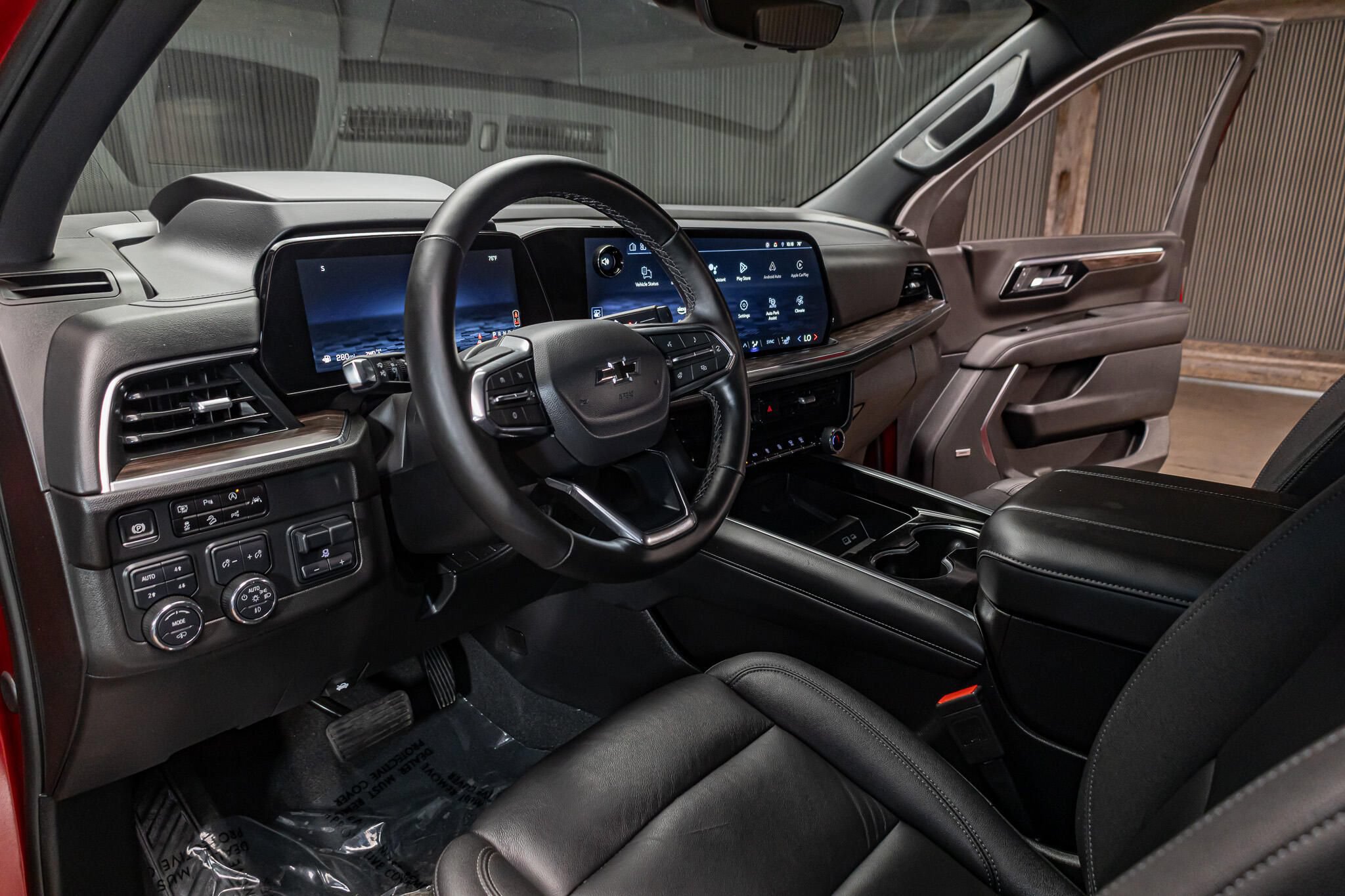 Used 2025 Chevrolet Tahoe Z71 w/ Z71 Off-Road Package AWD/4WD image 13