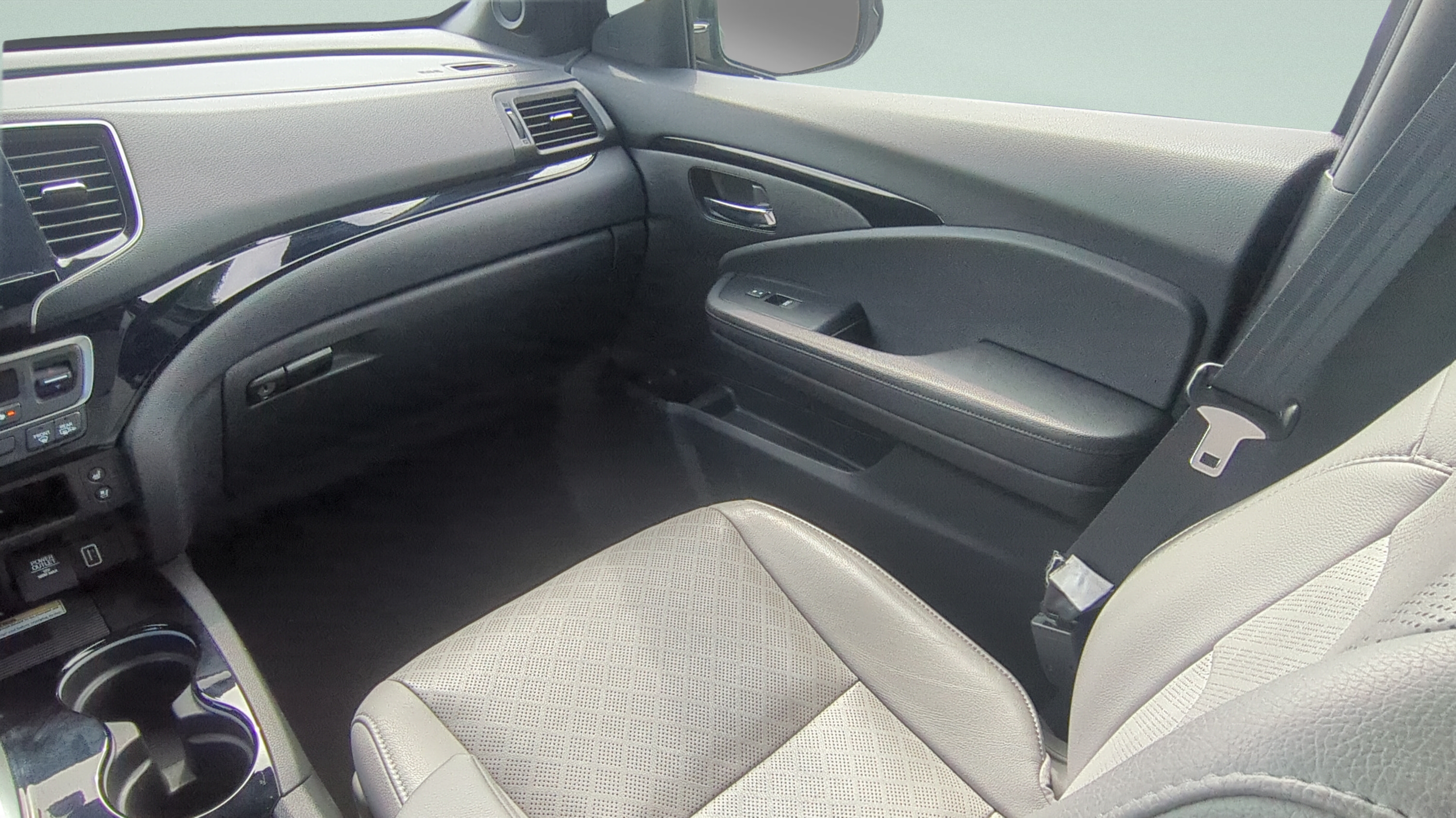 Used 2019 Honda Passport Elite image 14
