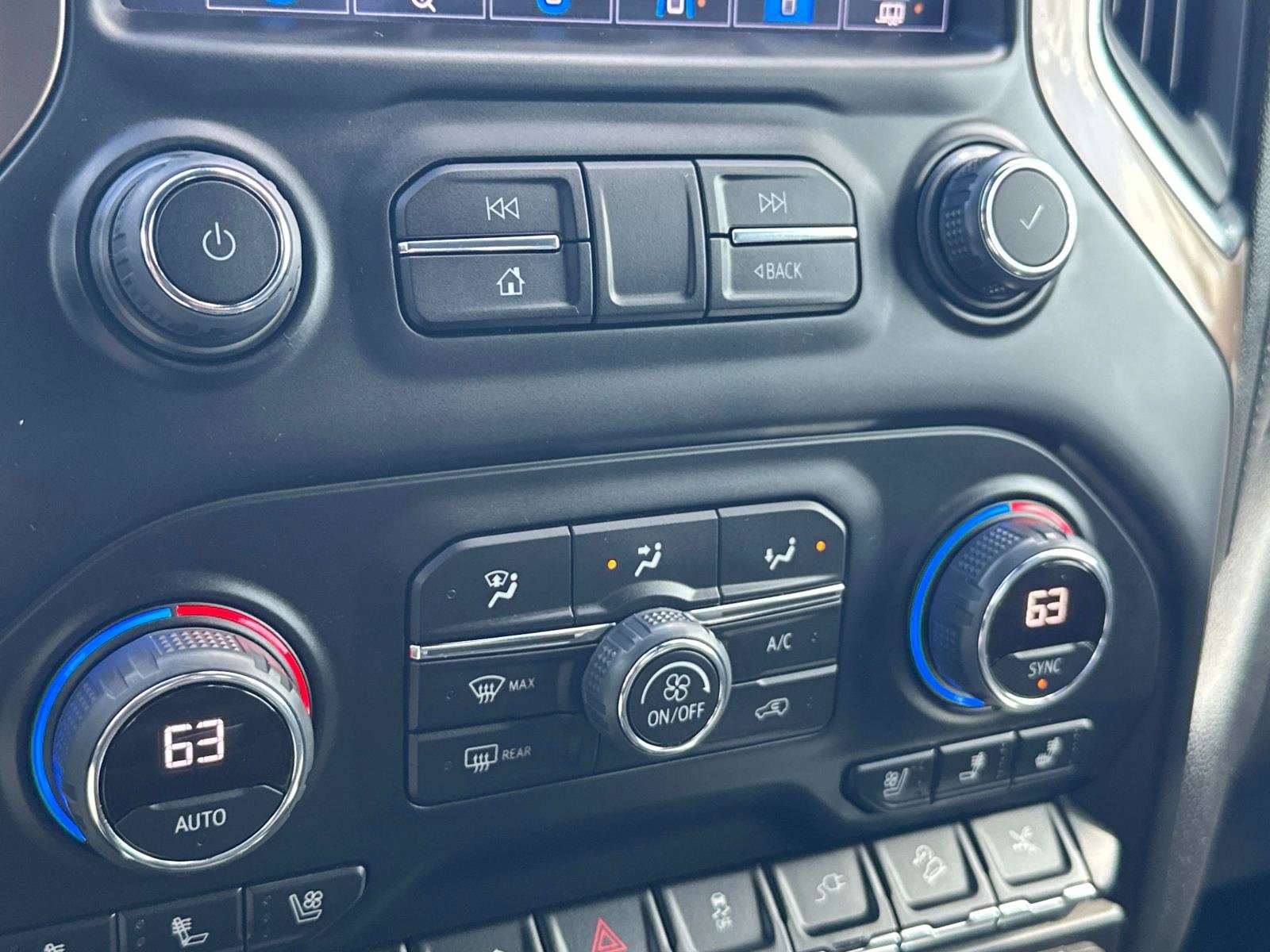 Used 2022 Chevrolet Silverado 3500 High Country w/ Z71 Off-Road Package image 10