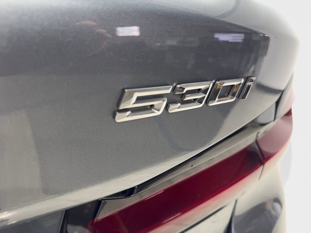 Used 2022 BMW 530i xDrive w/ Convenience Package image 21