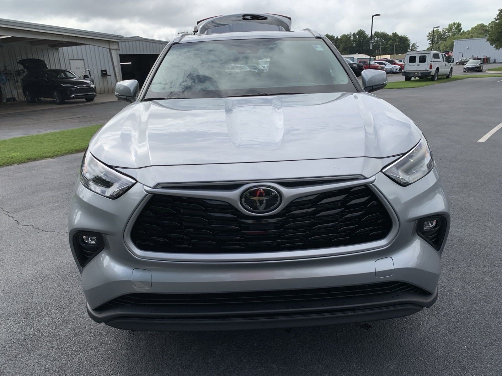 New 2024 Toyota Highlander XLE FWD image 42