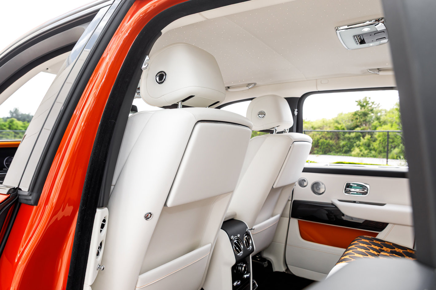 Certified 2026 Rolls-Royce Cullinan Black Badge AWD/4WD image 35