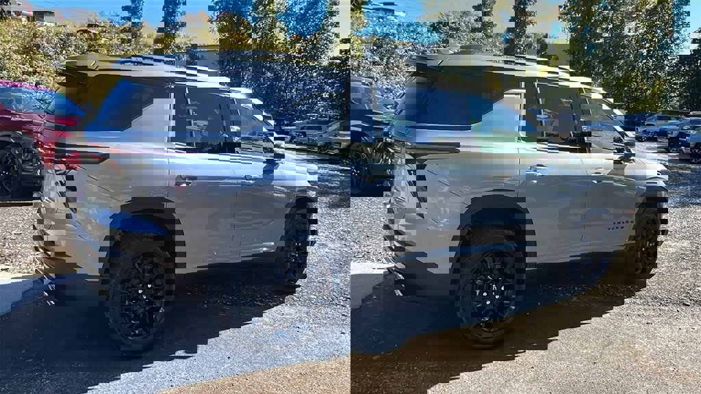 New 2026 Chevrolet Traverse LT w/ Midnight/Sport Edition image 5