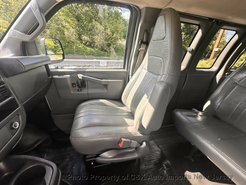 Used 2022 Chevrolet Express 3500 LS RWD image 19