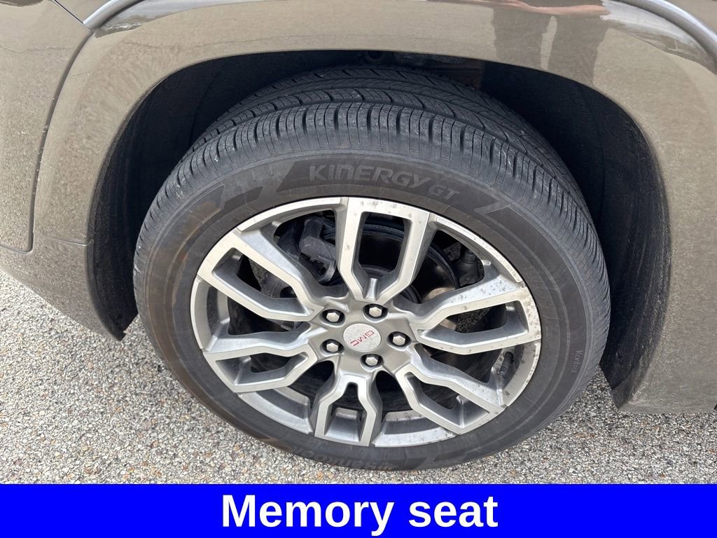 Used 2024 GMC Terrain Denali image 13