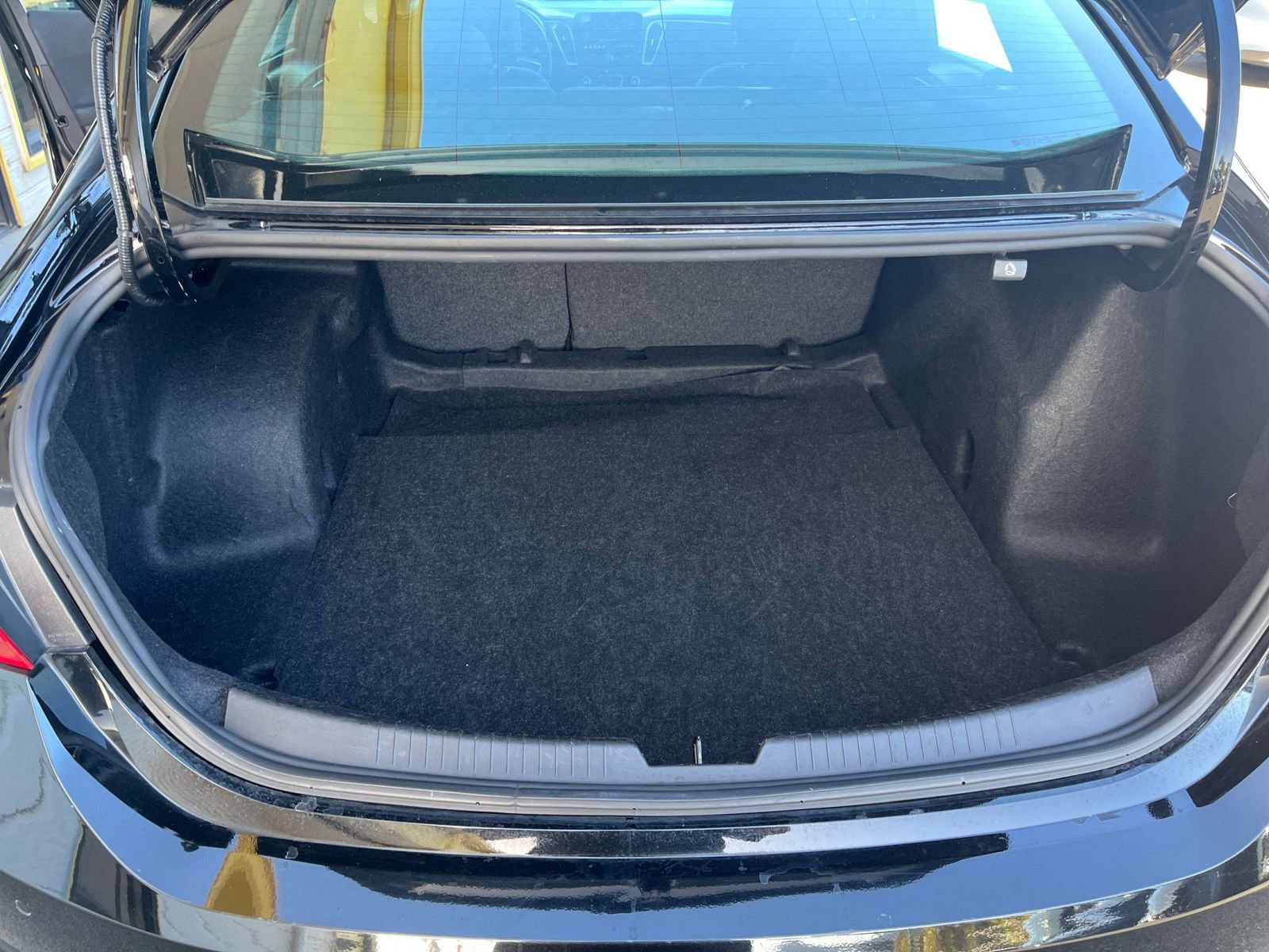 Used 2024 Chevrolet Malibu LT image 32