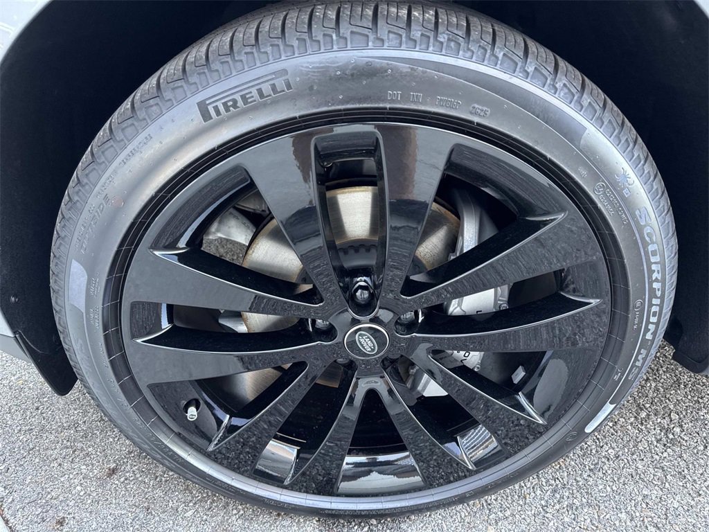 New 2025 Land Rover Range Rover Sport SE image 12