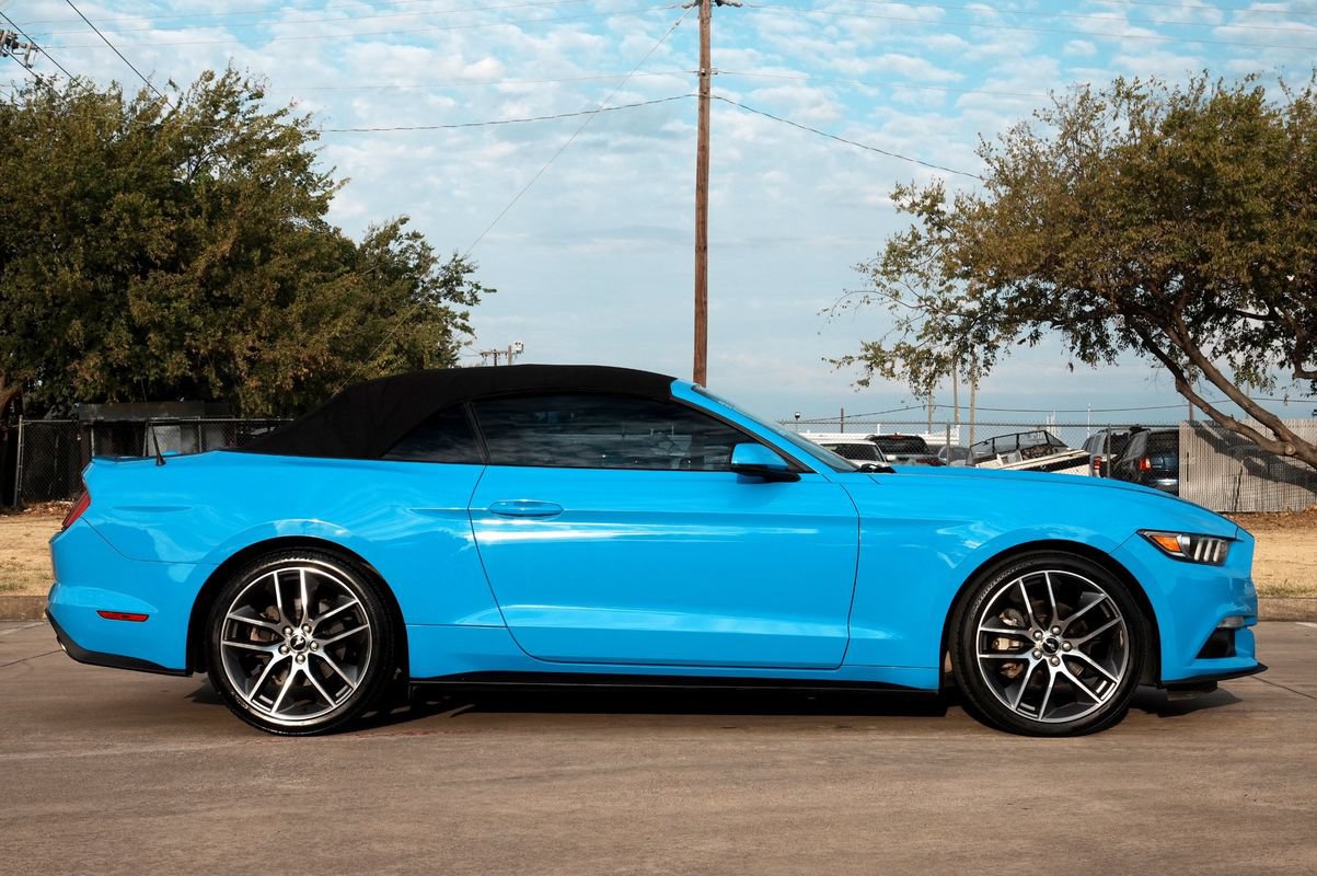 Used 2017 Ford Mustang Premium RWD image 14