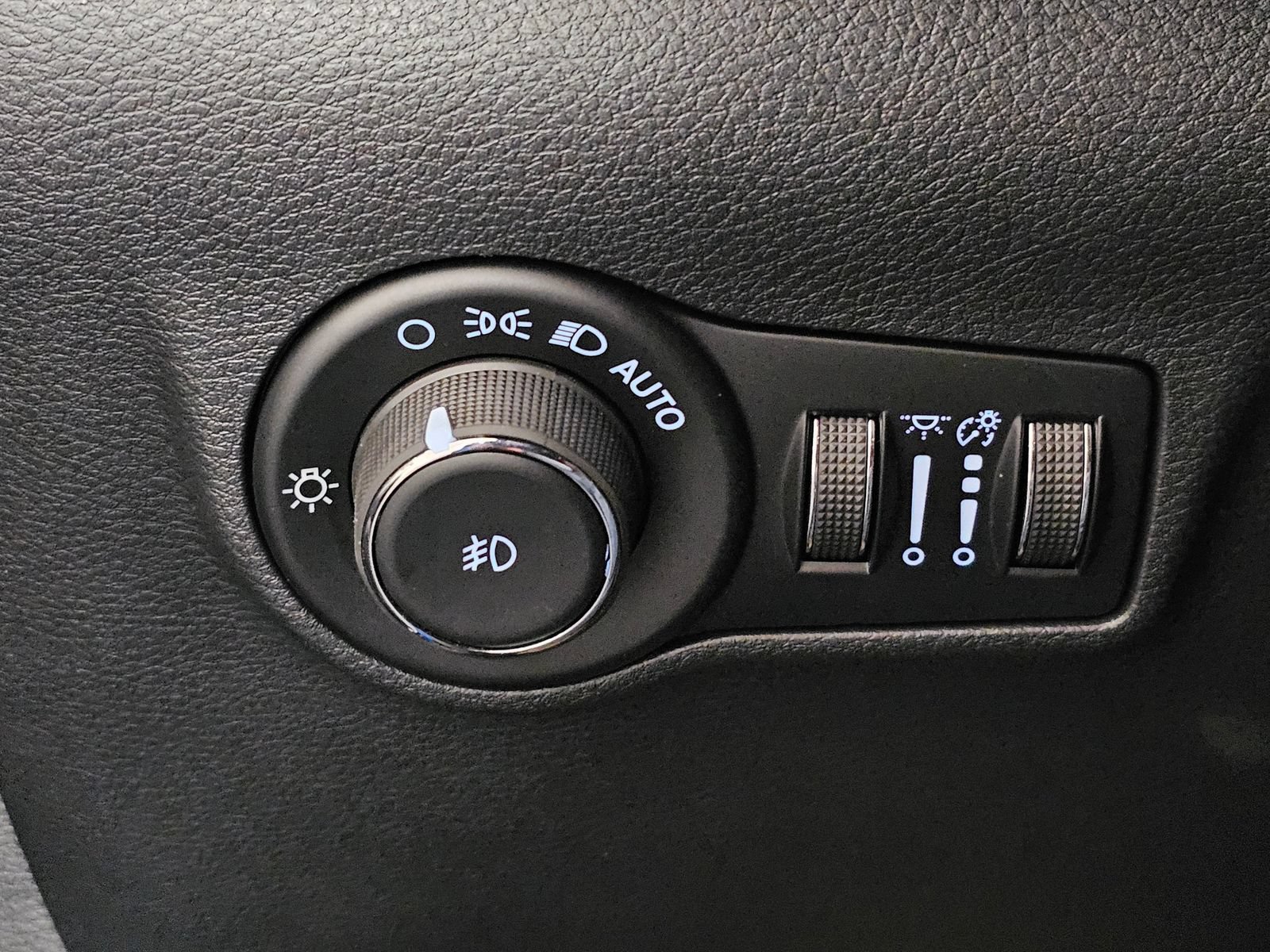 New 2026 Jeep Compass Latitude AWD/4WD image 15