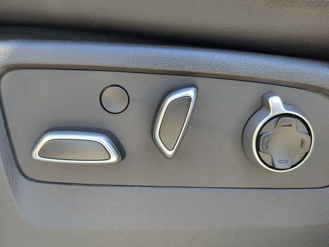 Used 2024 Cadillac Escalade V w/ LPO, ONYX Package image 25