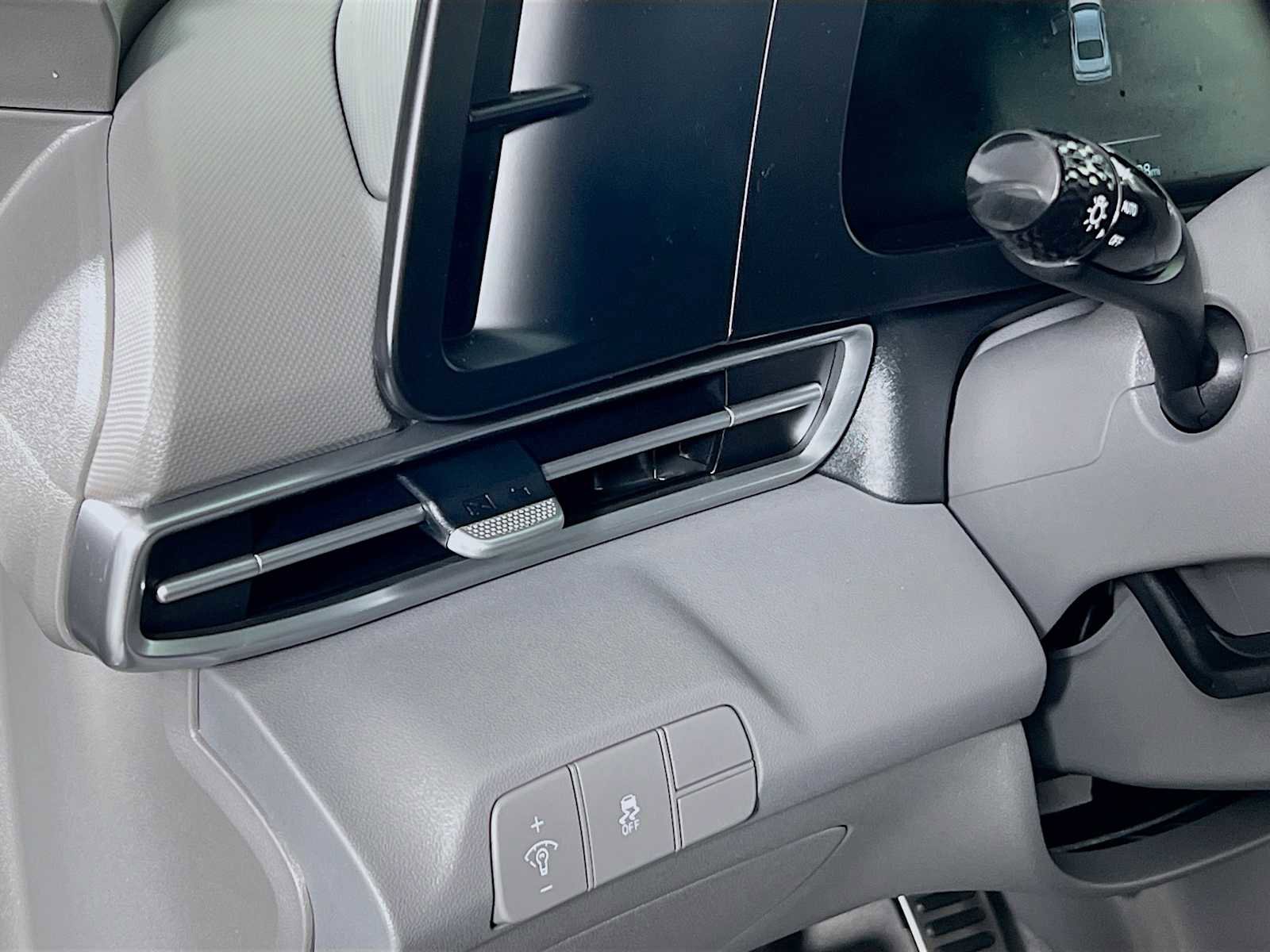 Certified 2025 Hyundai Elantra Sport image 10