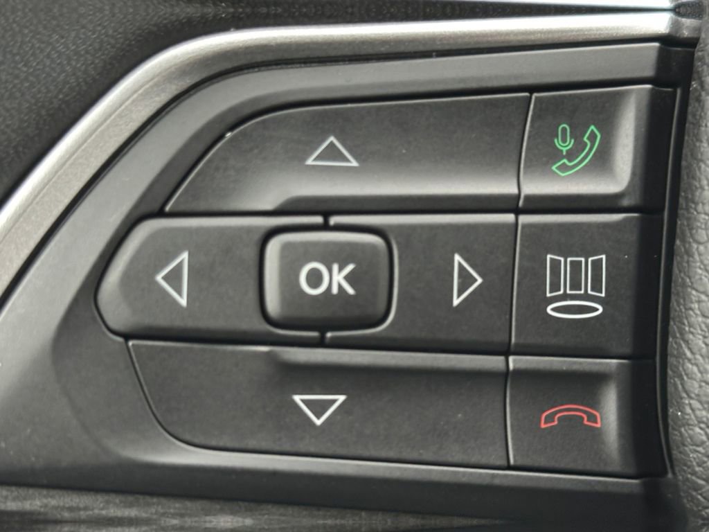 Used 2024 Jeep Grand Cherokee Laredo X image 20