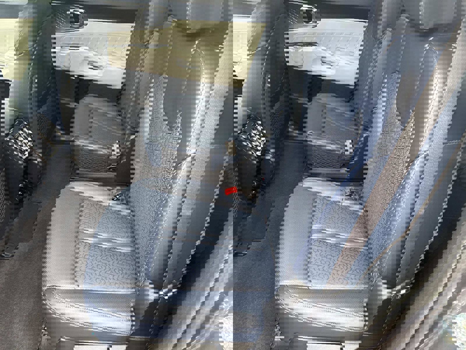 Used 2022 Kia Sorento SX Prestige w/ Panoramic Sunroof Package image 16