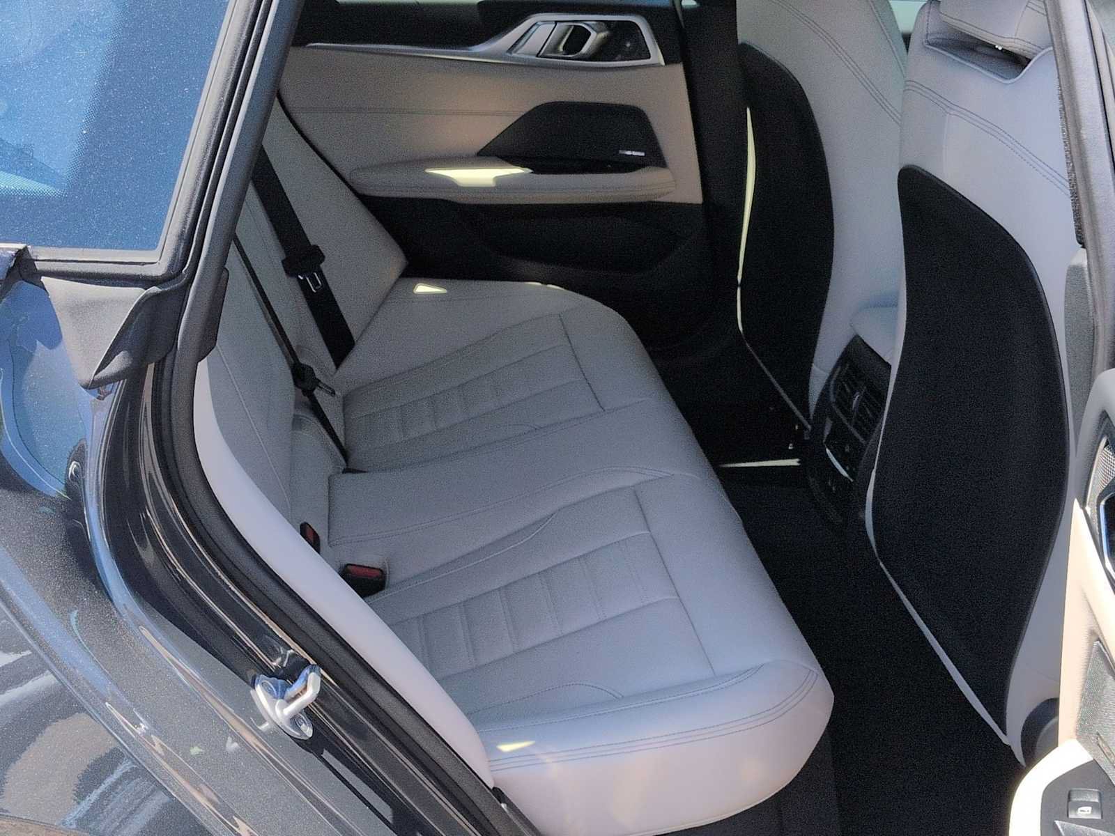 New 2026 BMW 430i xDrive w/ M Sport Package AWD/4WD image 22