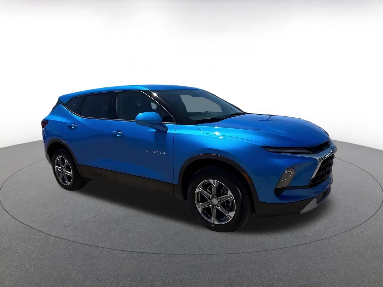 Used 2025 Chevrolet Blazer LT FWD video 2