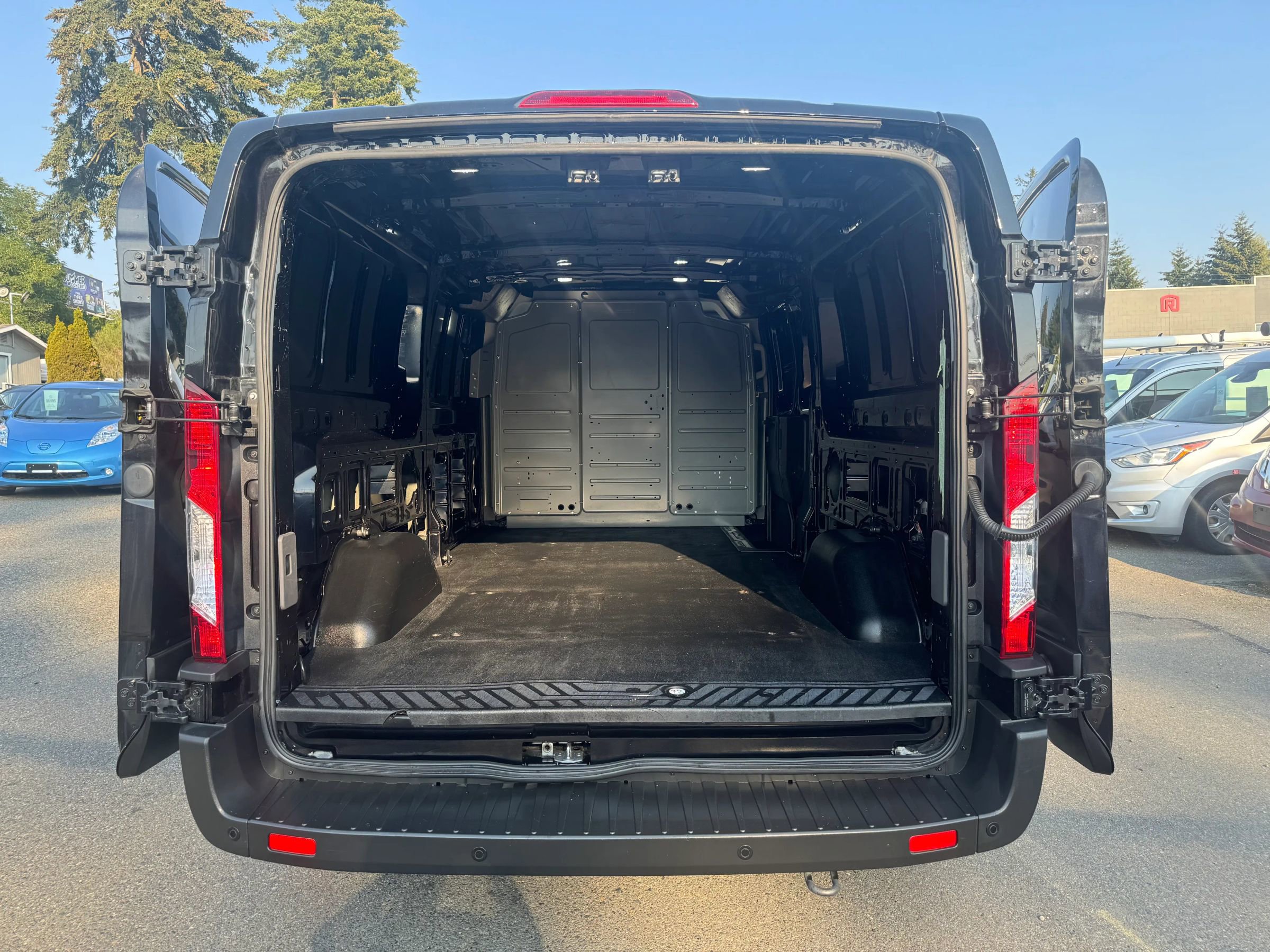 Used 2020 Ford Transit 250 Low Roof w/ Exterior Upgrade Package image 24