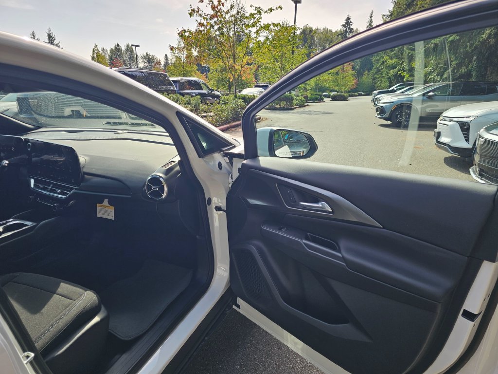 New 2026 Chevrolet Equinox EV LT FWD image 11