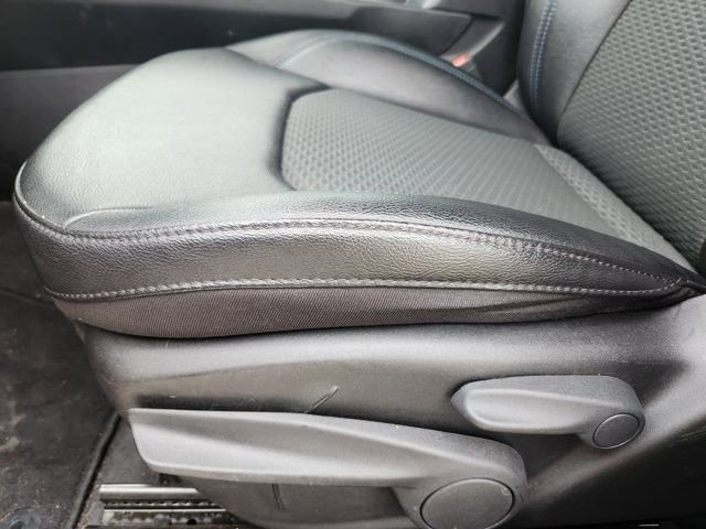 Used 2024 Jeep Compass Latitude image 23