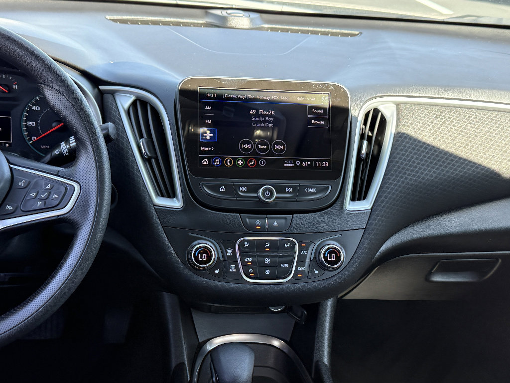 Used 2022 Chevrolet Malibu LT FWD image 18