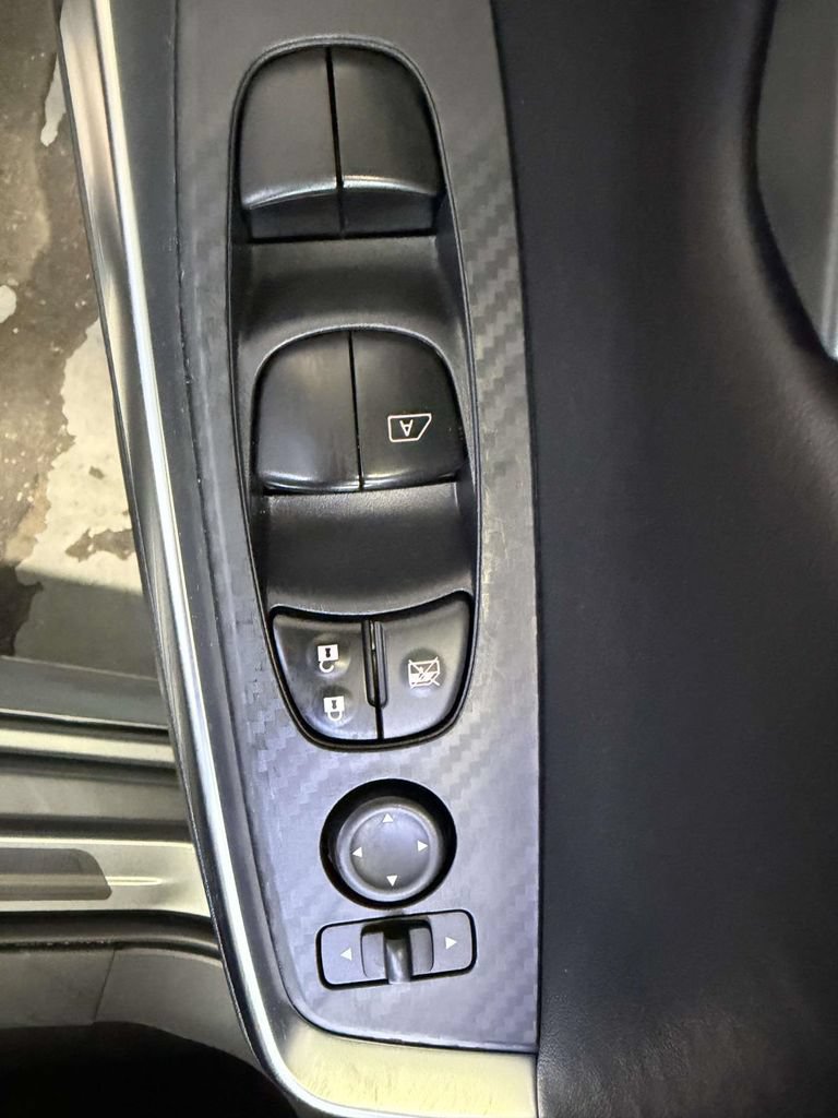 Used 2025 Nissan Sentra SR w/ SR Premium Package FWD image 8