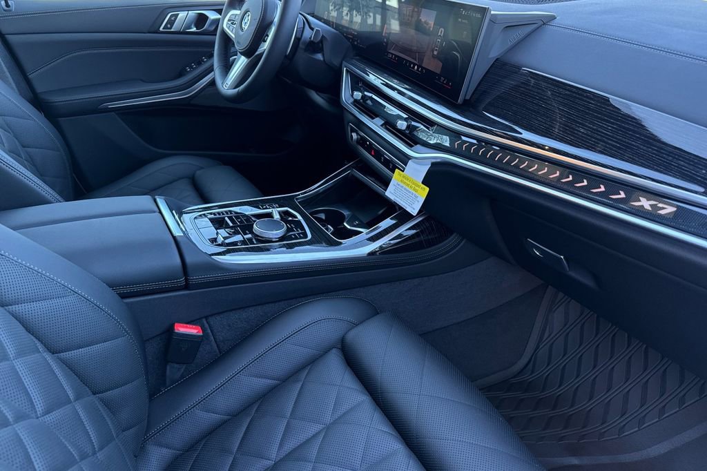 New 2026 BMW X7 xDrive40i w/ M Sport Package image 17