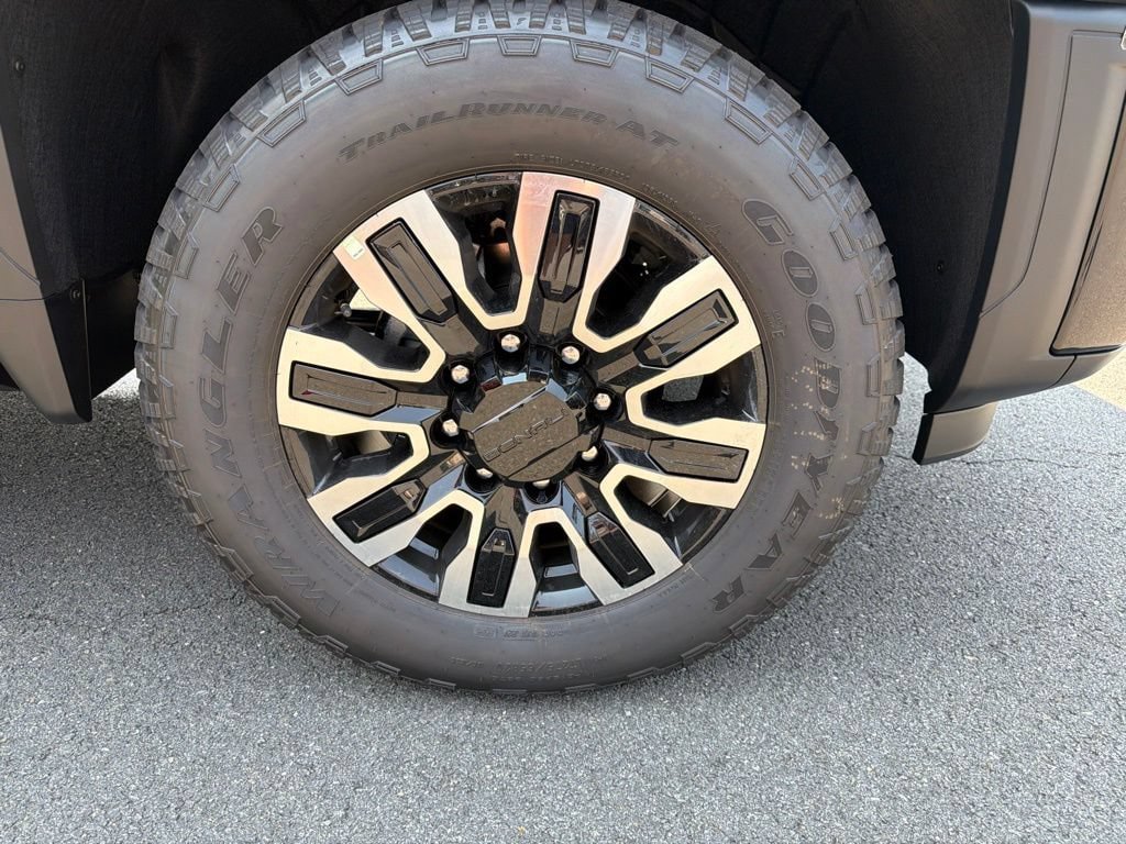 New 2026 GMC Sierra 2500 Denali Ultimate AWD/4WD image 9