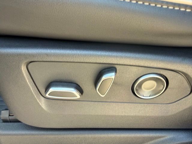 Used 2025 Cadillac Escalade Sport w/ LPO, Floor Liner Package AWD/4WD image 35