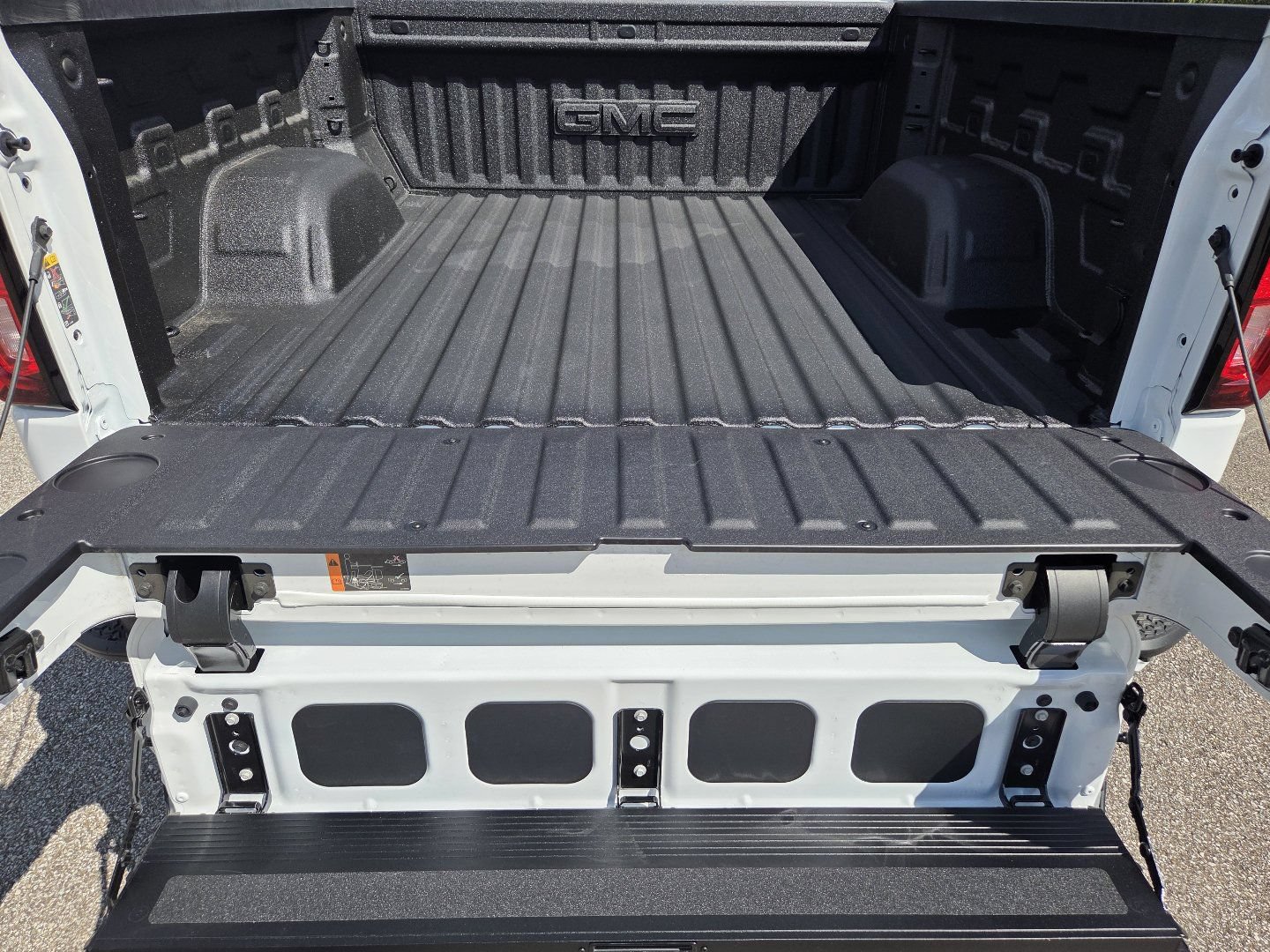 New 2026 GMC Sierra 1500 AT4 w/ AT4 Premium Package AWD/4WD image 24