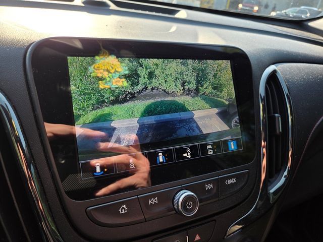 Used 2022 Chevrolet Equinox RS w/ Infotainment Package FWD image 15