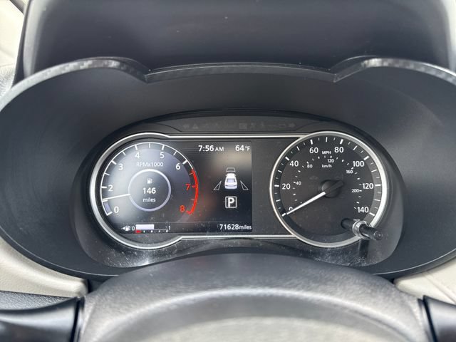 Used 2022 Nissan Versa SV FWD image 12