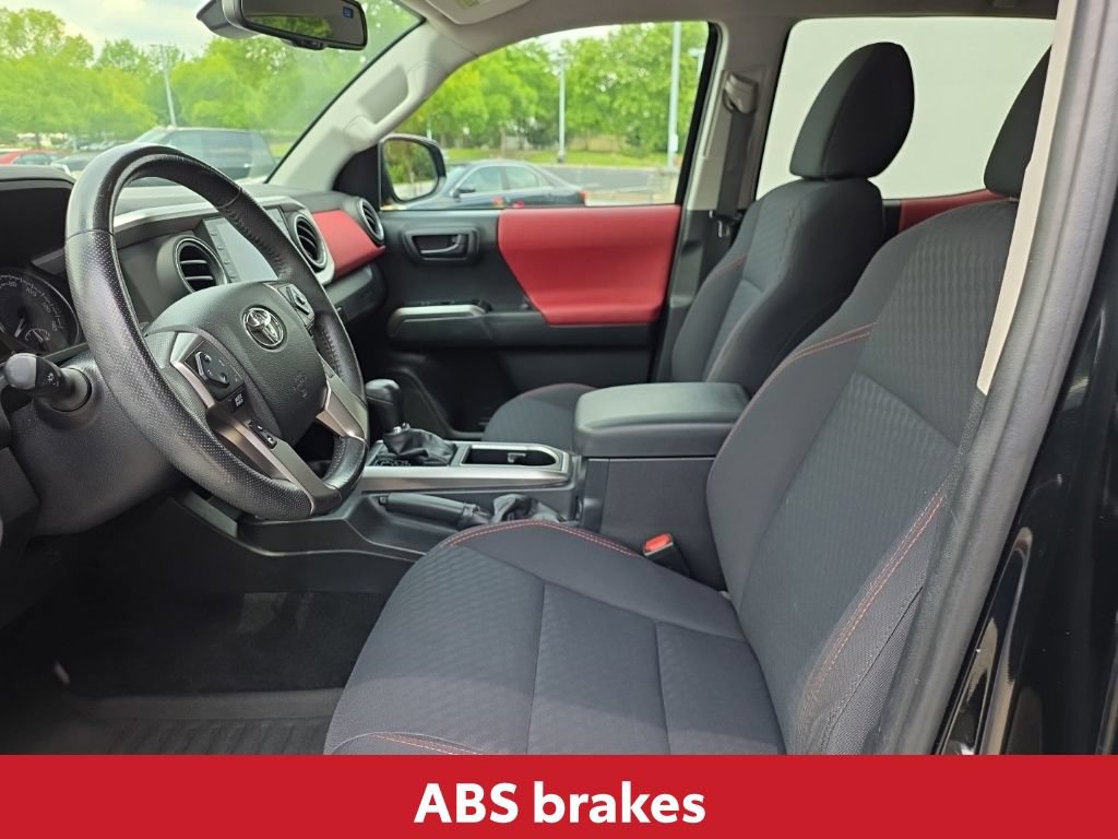 Used 2022 Toyota Tacoma SR5 AWD/4WD image 18