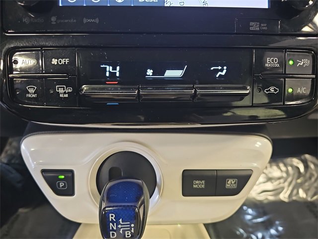 Used 2017 Toyota Prius Three image 25