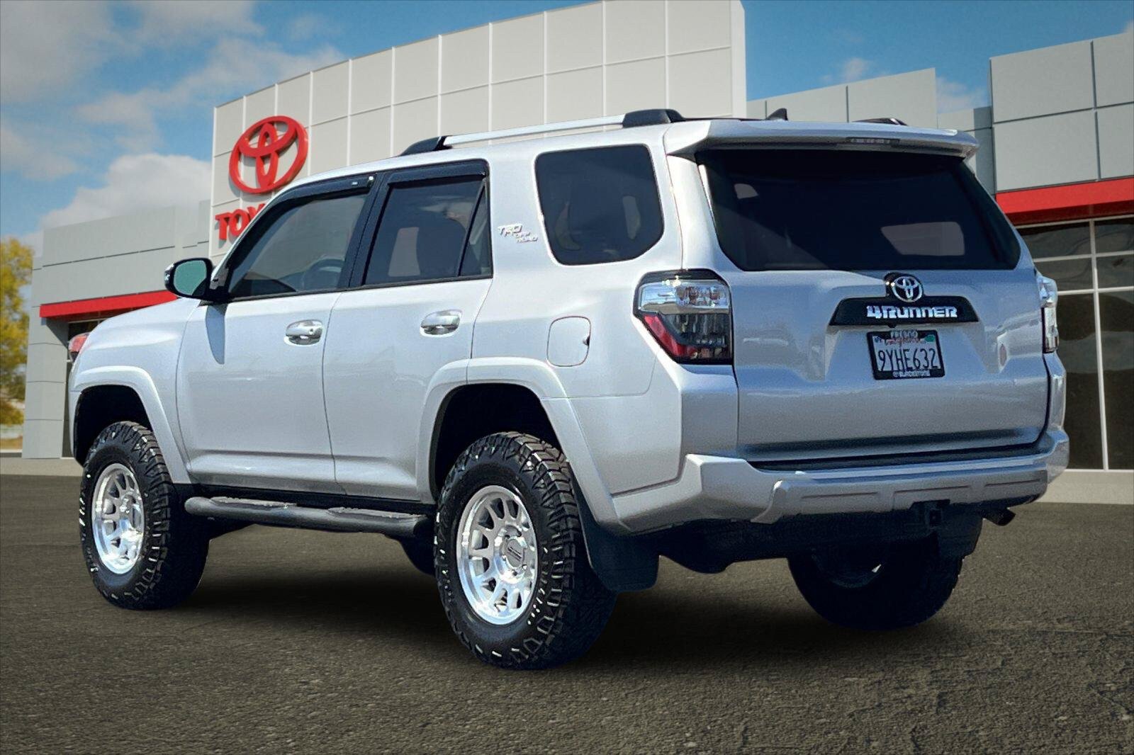 Used 2017 Toyota 4Runner TRD Off-Road Premium AWD/4WD image 5