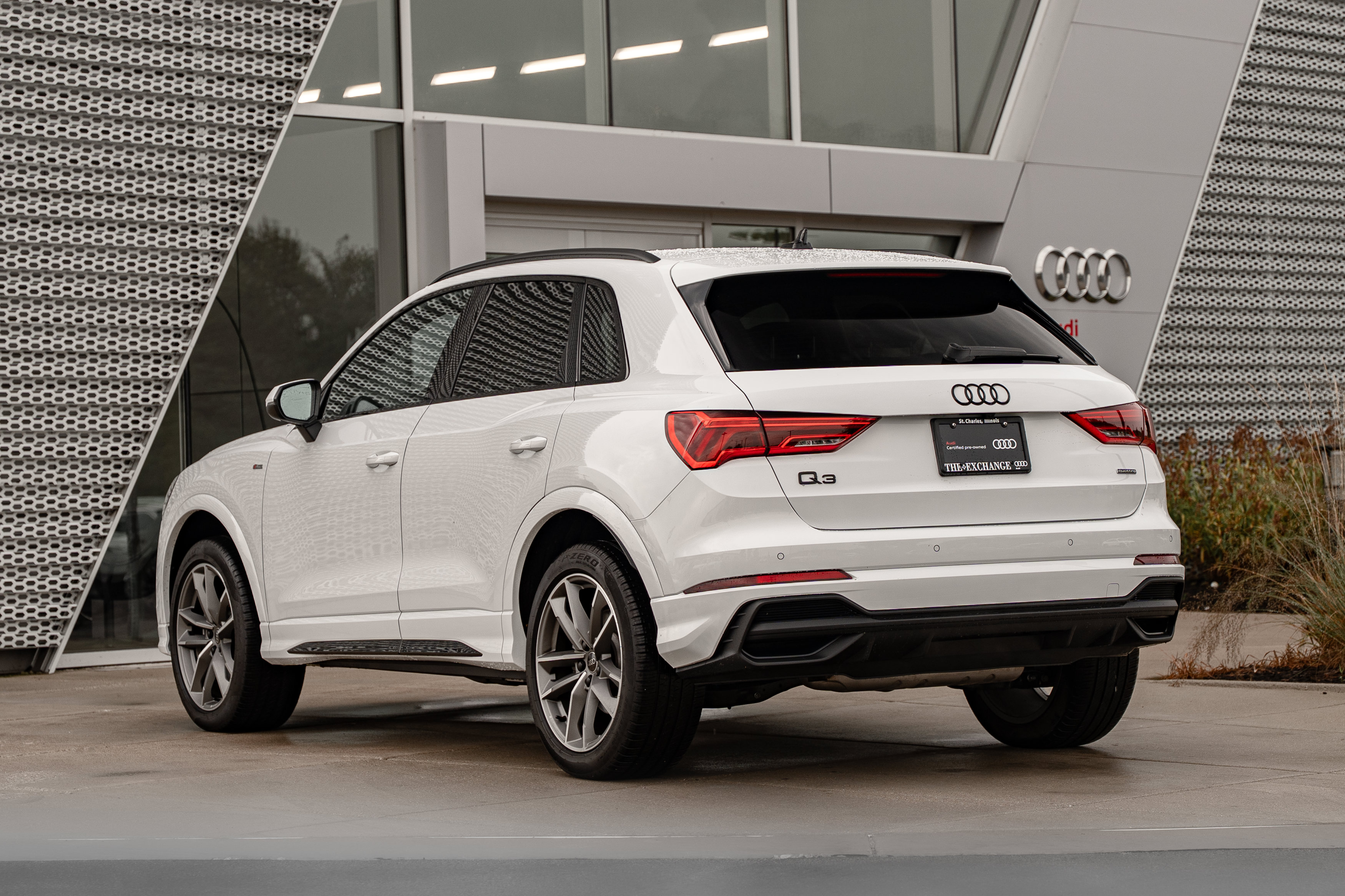 Certified 2025 Audi Q3 2.0T Premium w/ Convenience Package AWD/4WD image 5