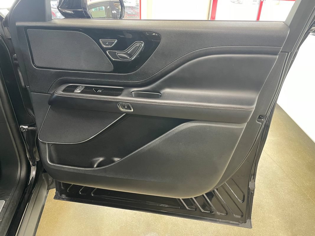 Used 2023 Lincoln Aviator AWD image 18