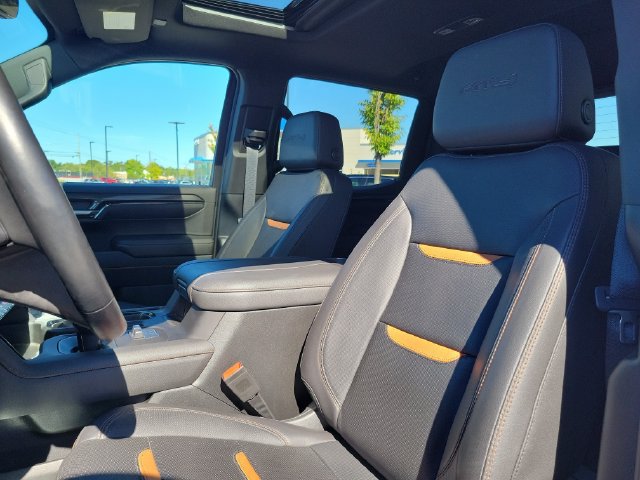 Used 2024 GMC Sierra 1500 AT4 w/ Technology Package AWD/4WD image 12
