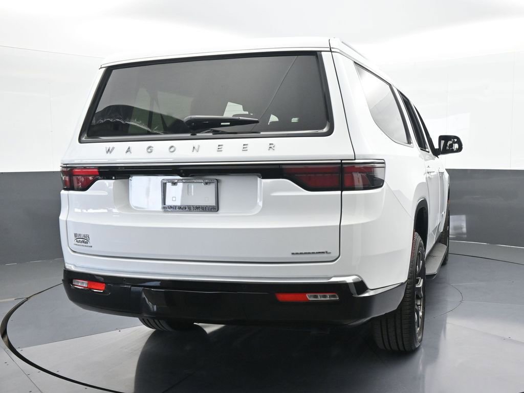 Used 2023 Jeep Wagoneer L Series III w/ Preferred Equipment Group image 5