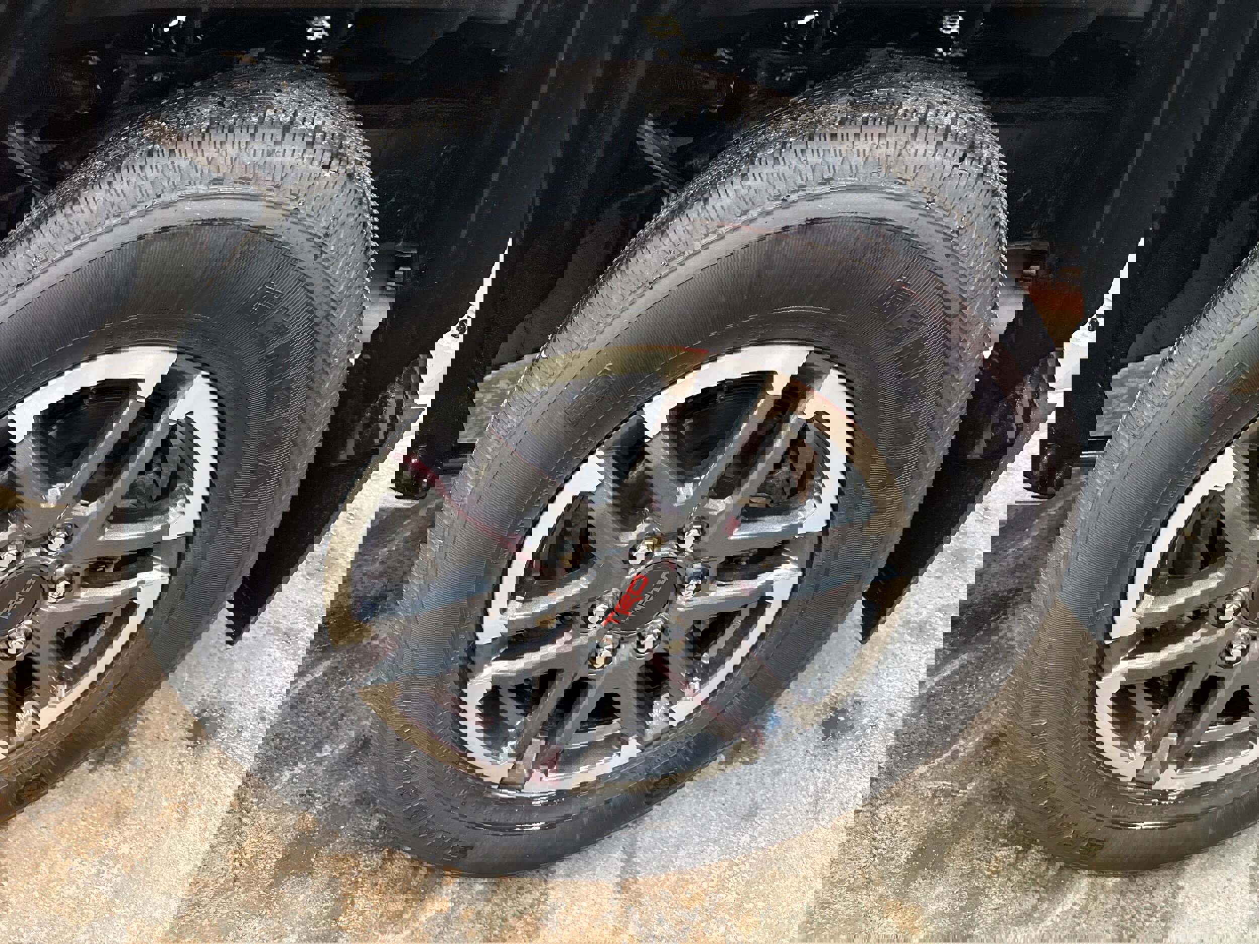 Used 2024 Toyota Tacoma TRD Sport w/ TRD Sport Upgrade Package image 6