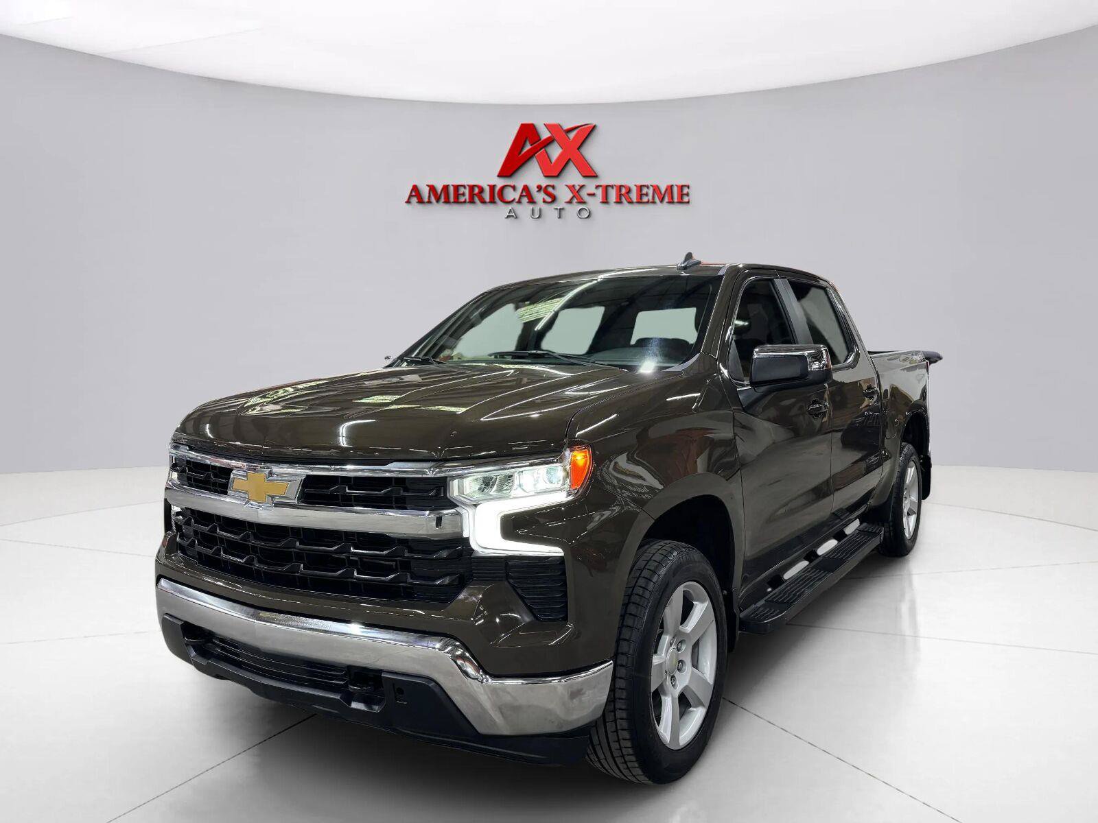 Used 2023 Chevrolet Silverado 1500 LT AWD/4WD image 2