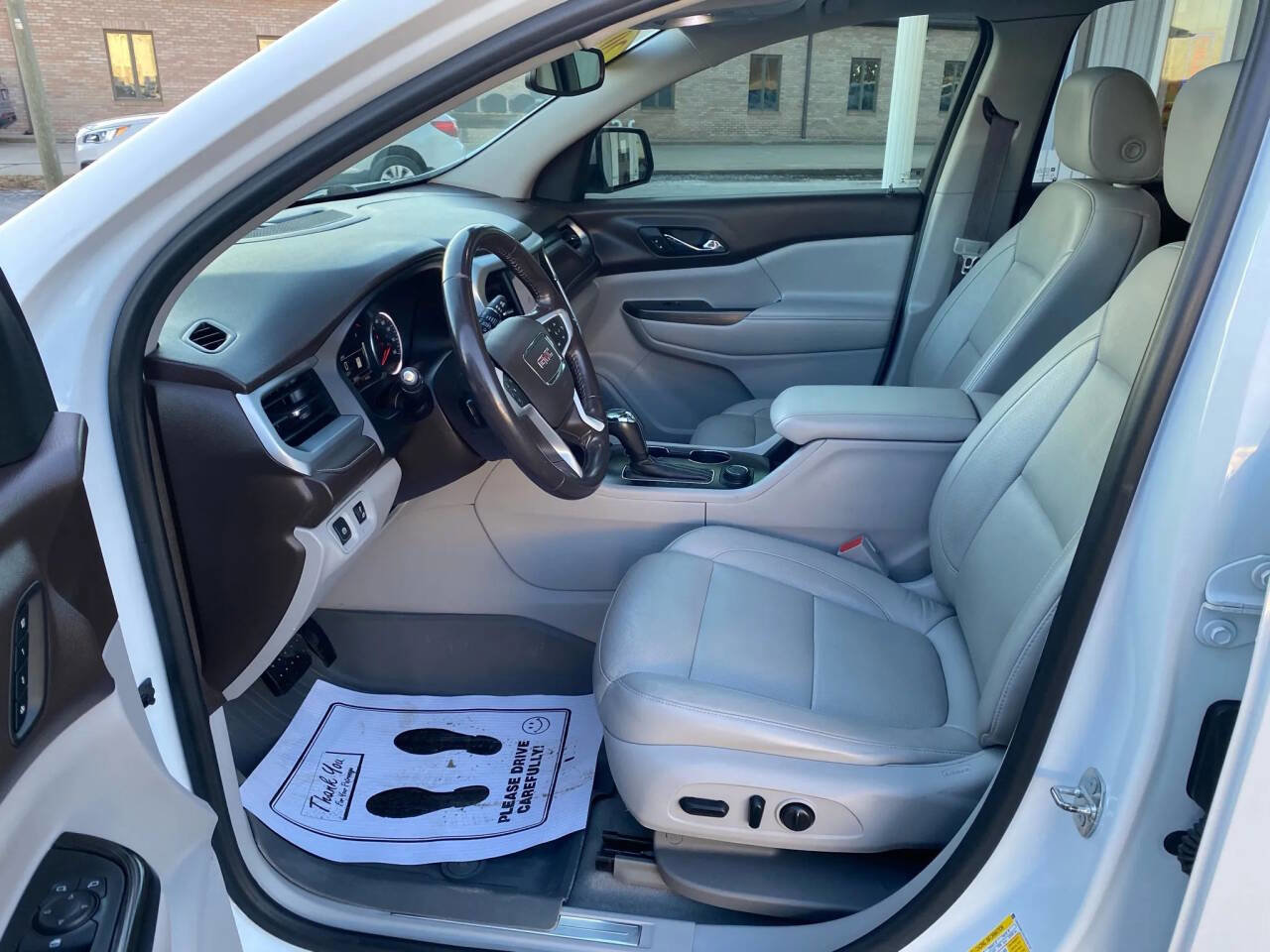 Used 2018 GMC Acadia SLT w/ LPO, Floor Liner Package image 13