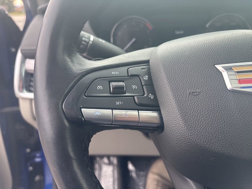 Used 2021 Cadillac XT4 Luxury w/ Cold Weather Package image 20