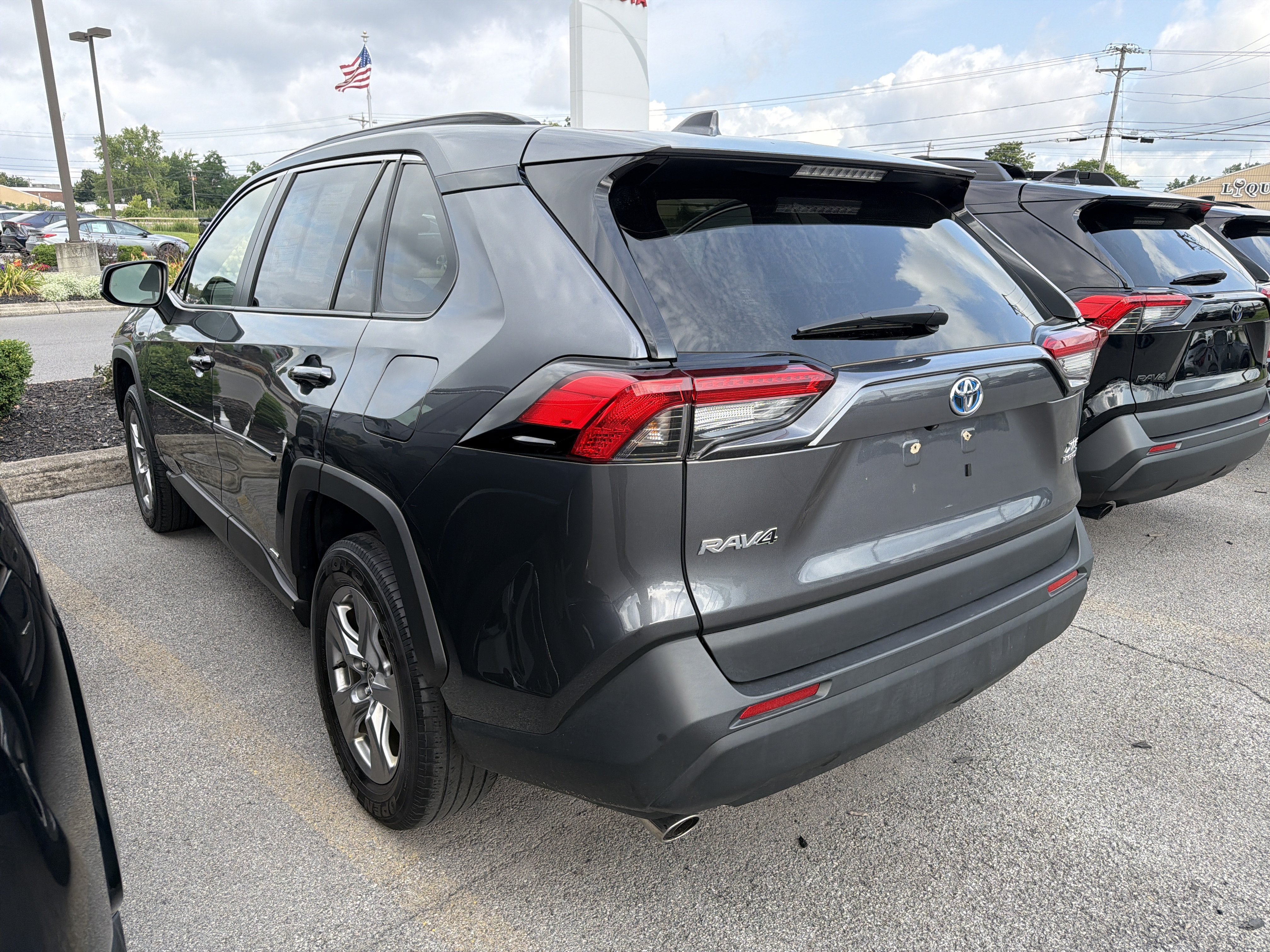 Used 2023 Toyota RAV4 XLE w/ Convenience Package AWD/4WD image 5